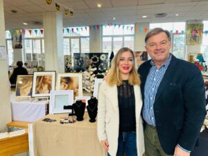 Rencontre entre Maison Tala Joaillerie et le Maire lors de l’exposition au Club Rotary.